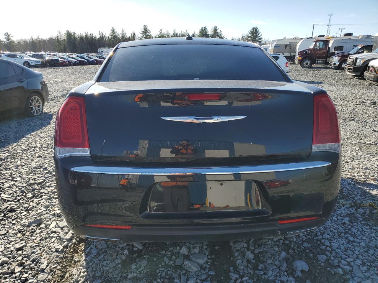 2016 CHRYSLER 300
