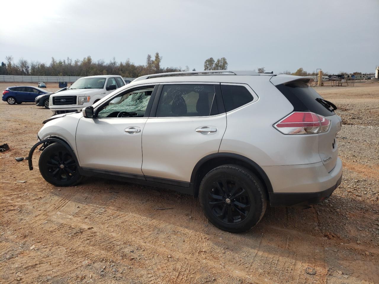 2015 NISSAN ROGUE