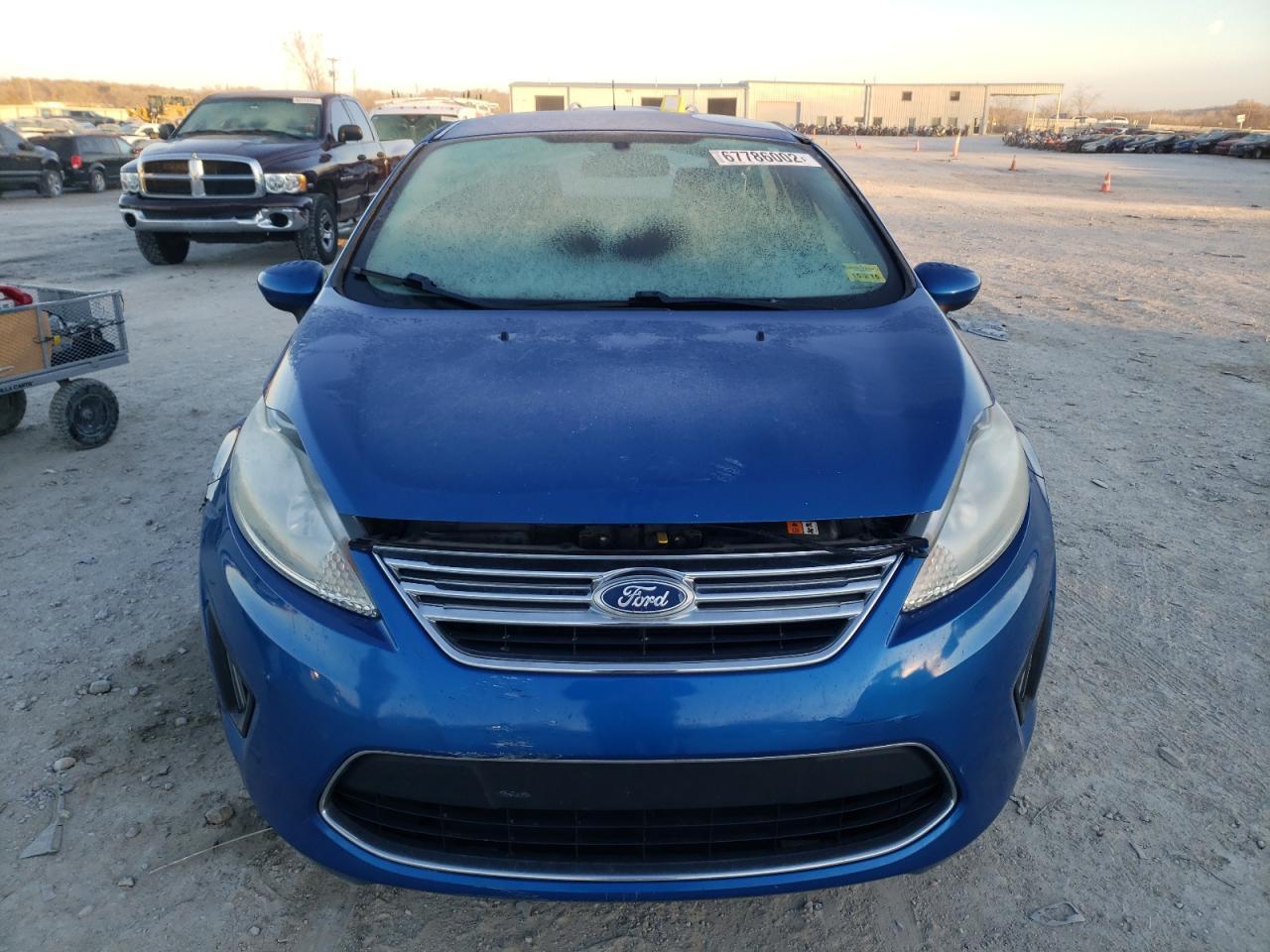 2011 FORD Fiesta
