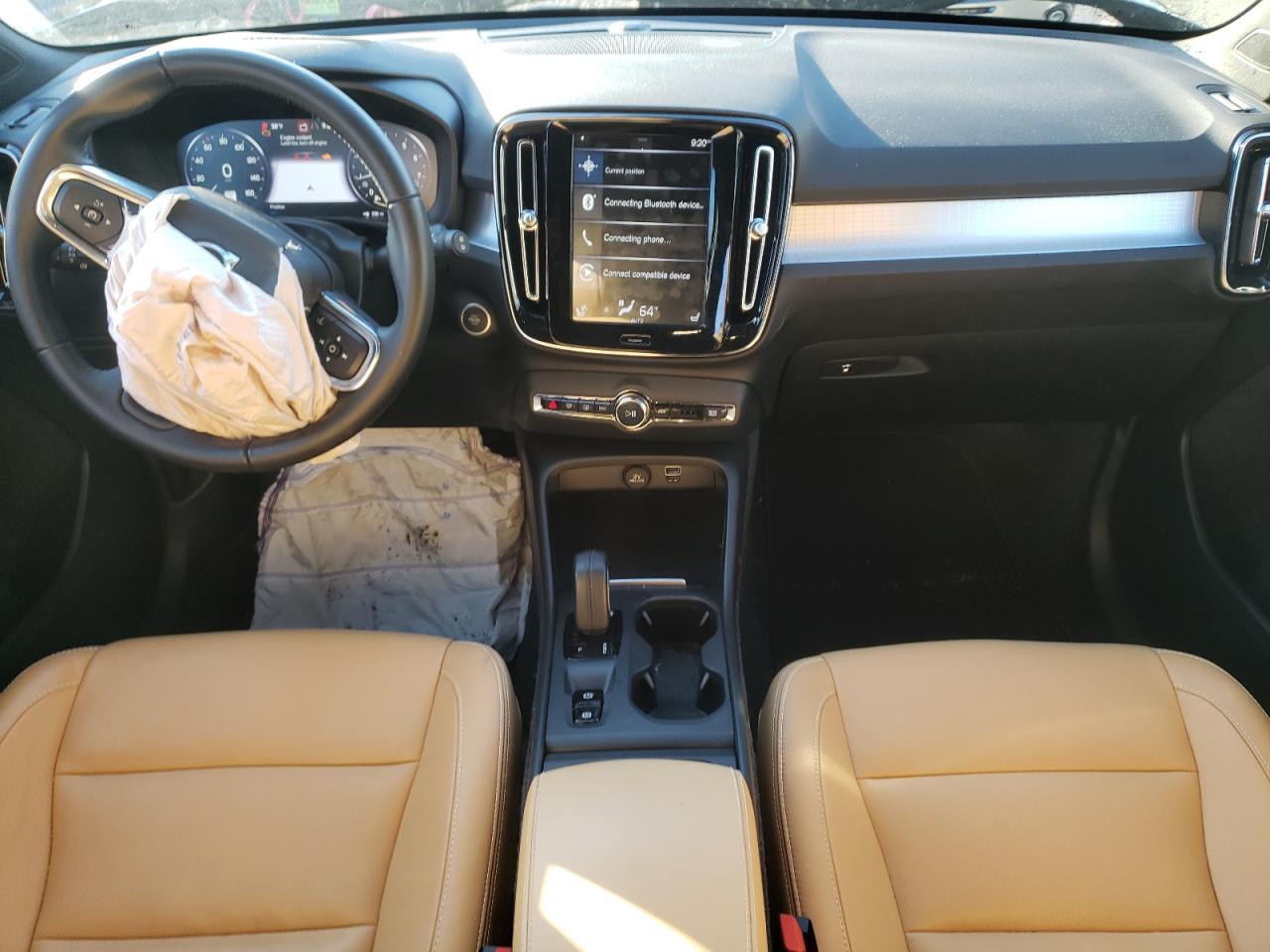 2019 VOLVO XC40
