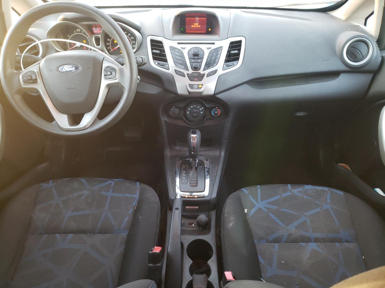 2011 FORD Fiesta