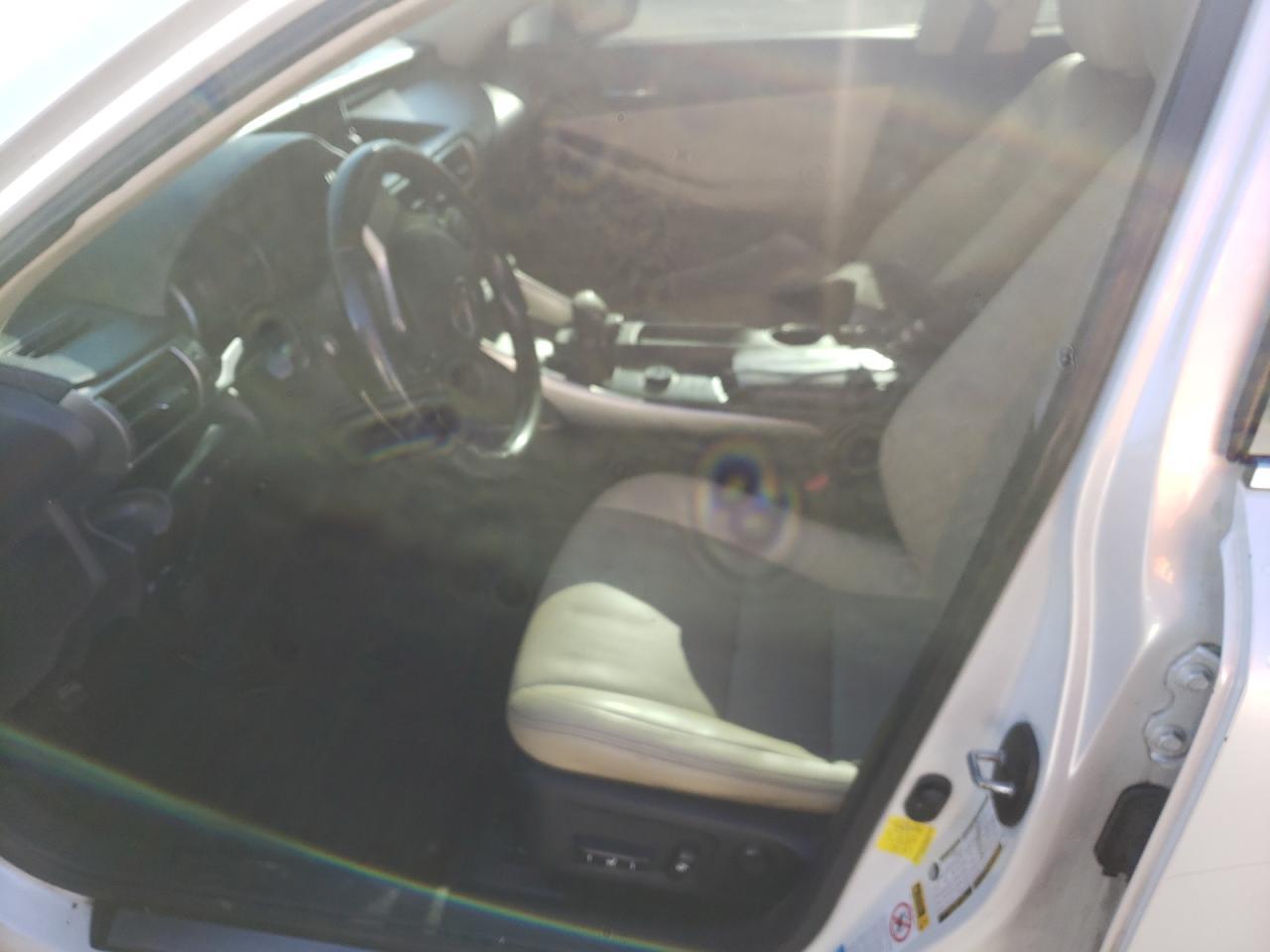 2016 LEXUS IS 200t