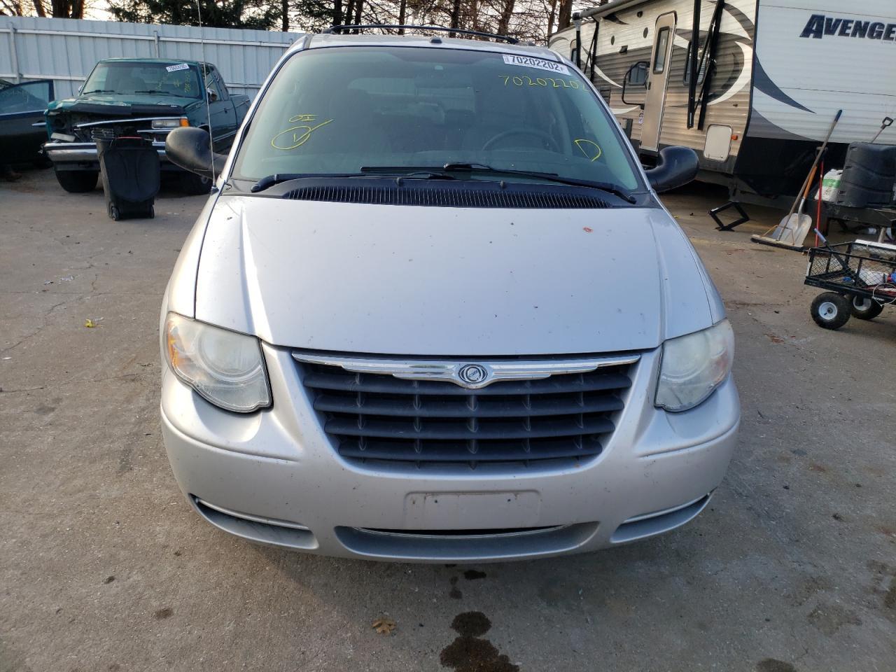 2007 CHRYSLER Minivan