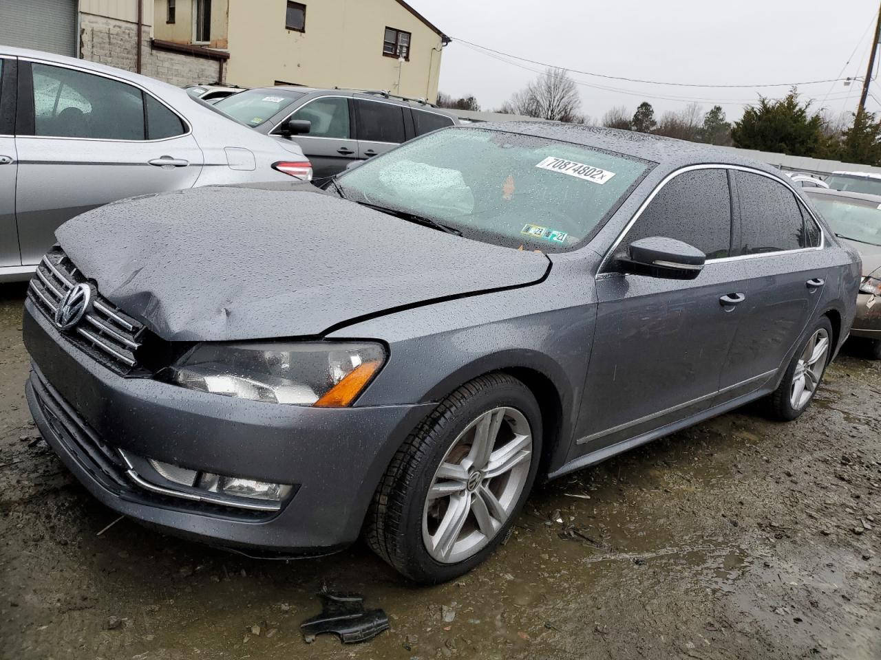 2014 VOLKSWAGEN Passat