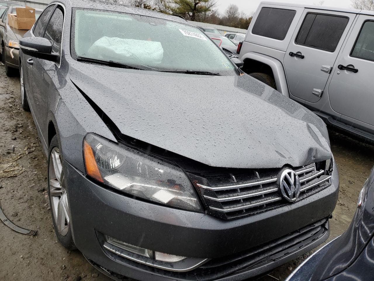 2014 VOLKSWAGEN Passat