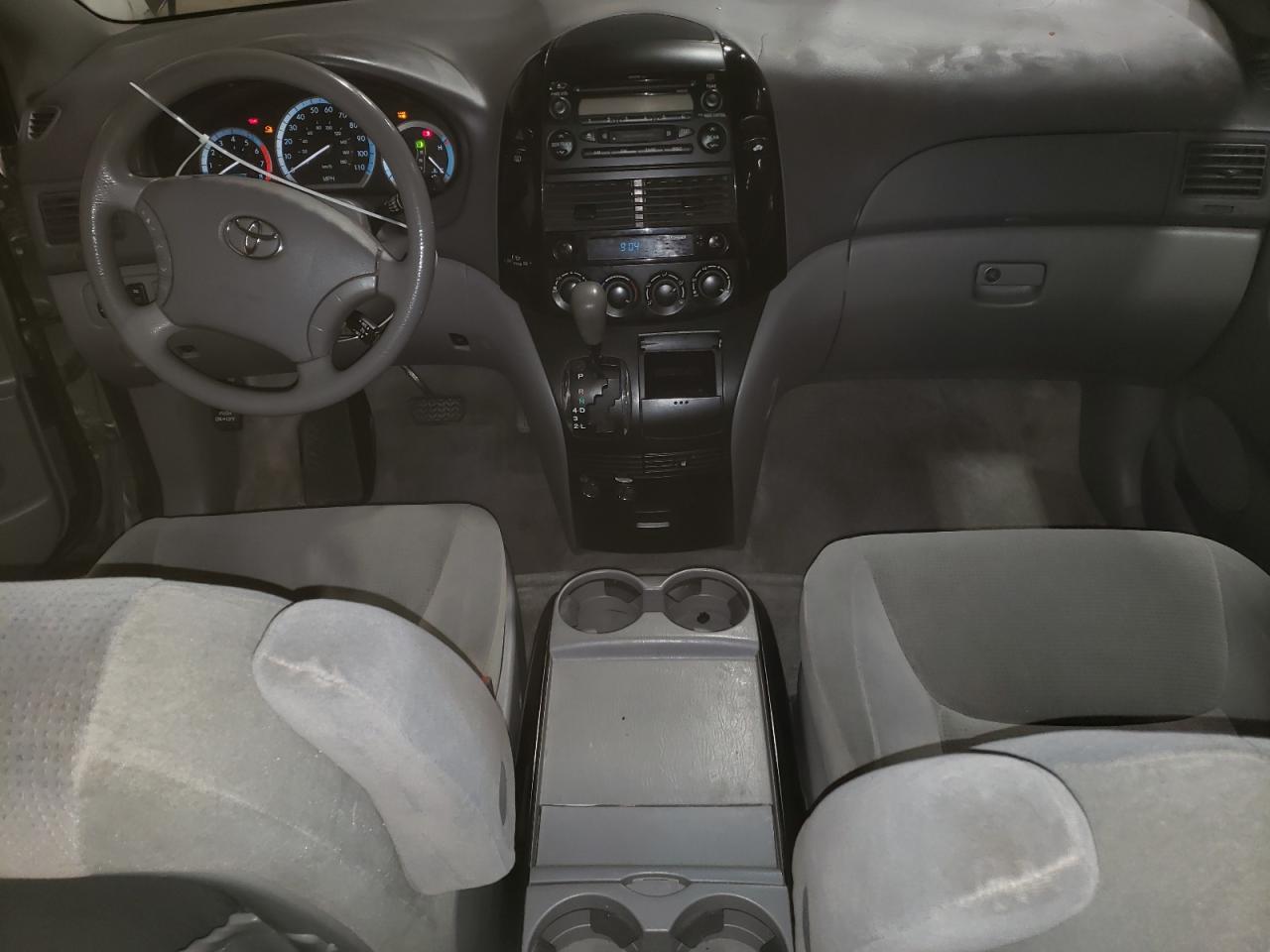 2005 TOYOTA SIENNA