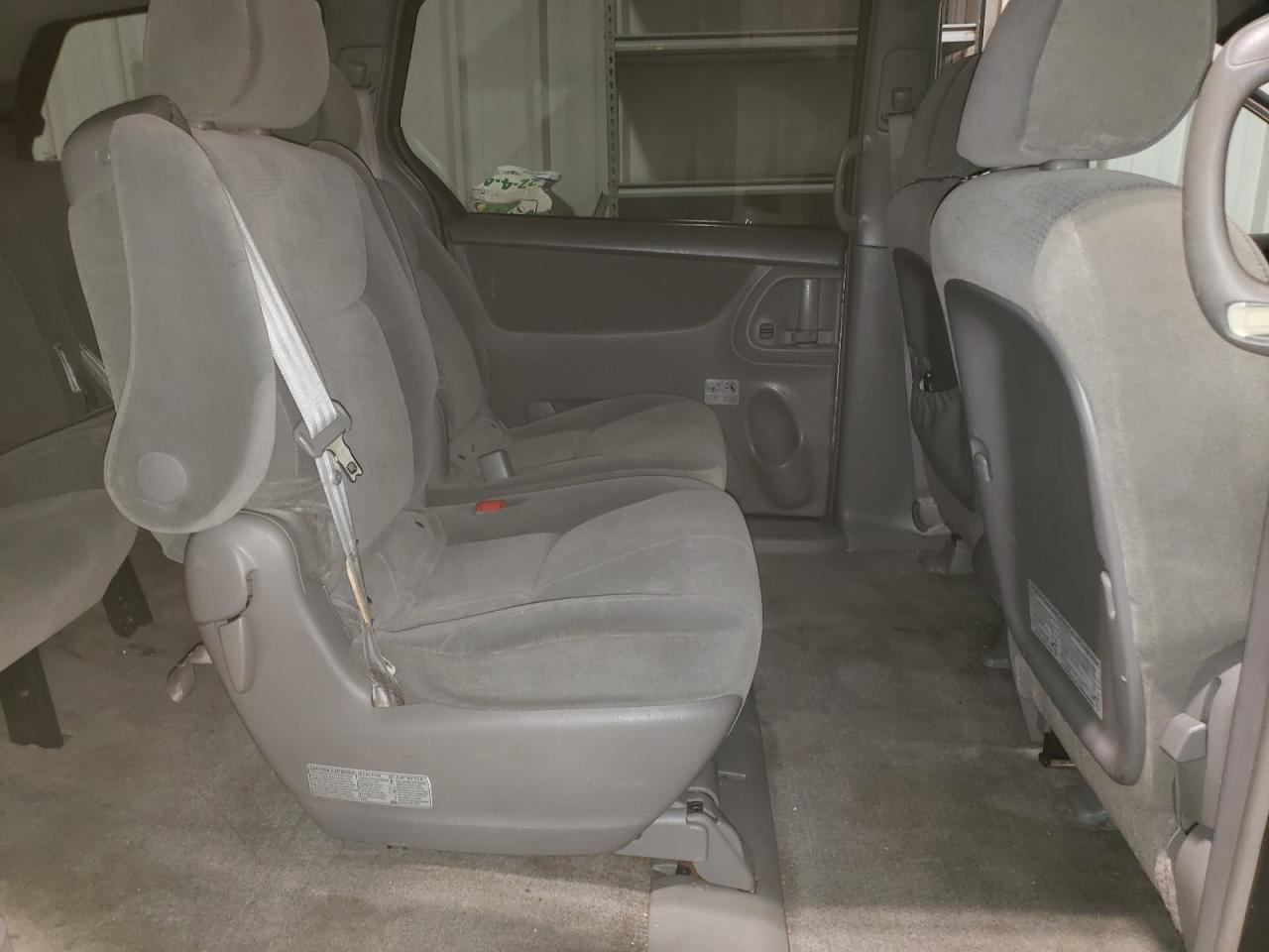 2005 TOYOTA SIENNA