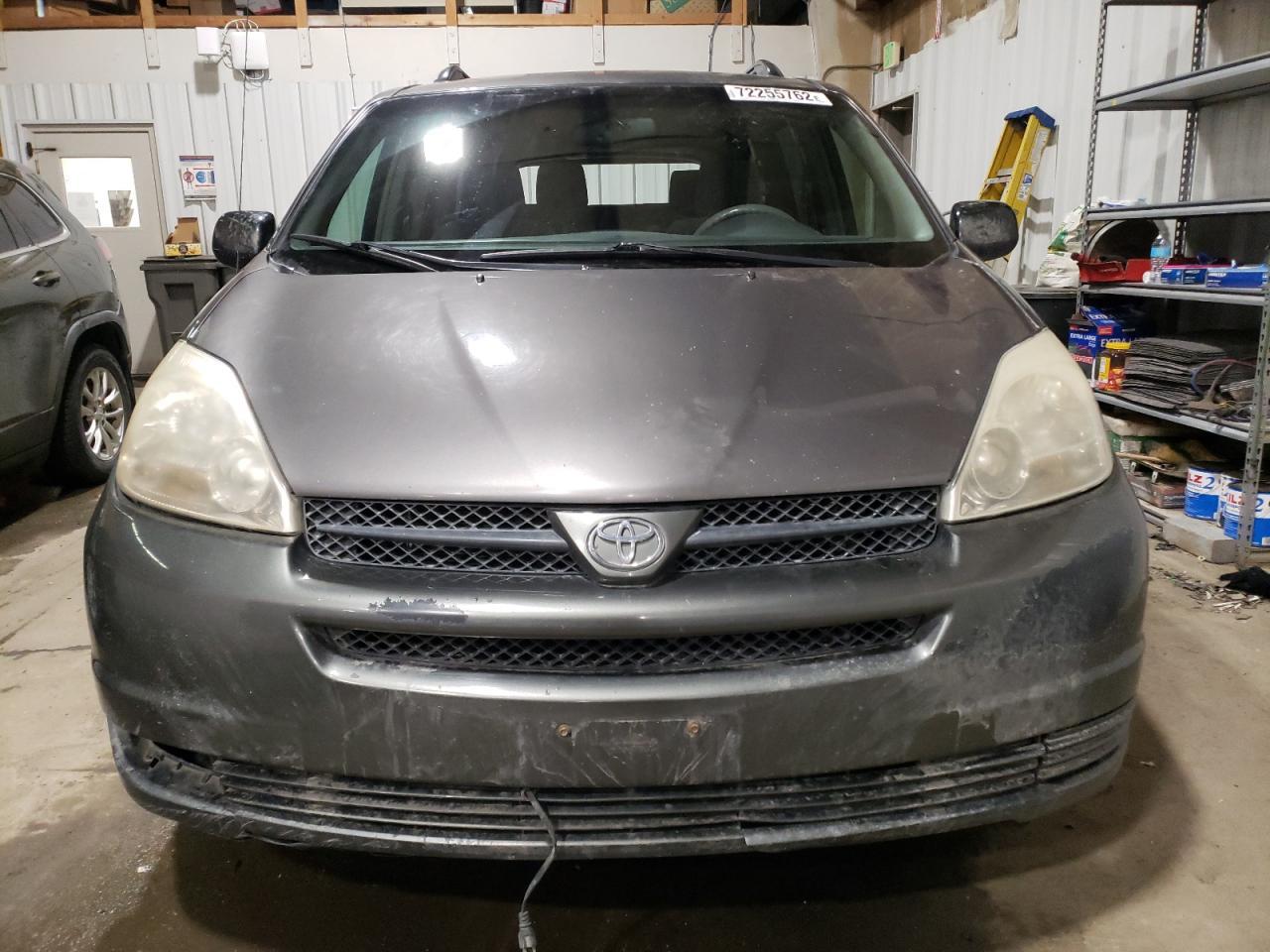 2005 TOYOTA SIENNA