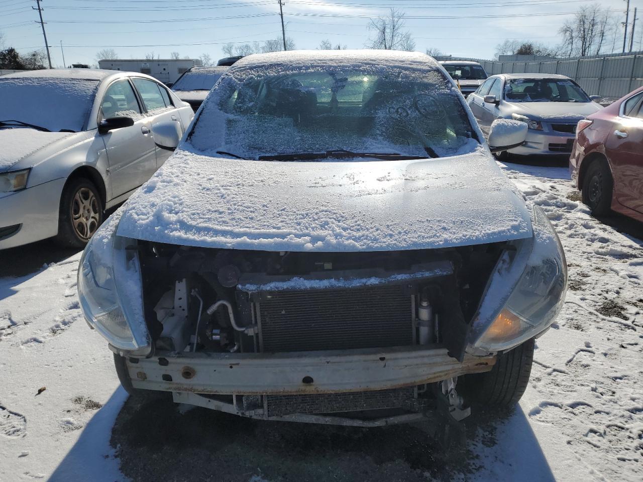 2016 NISSAN VERSA