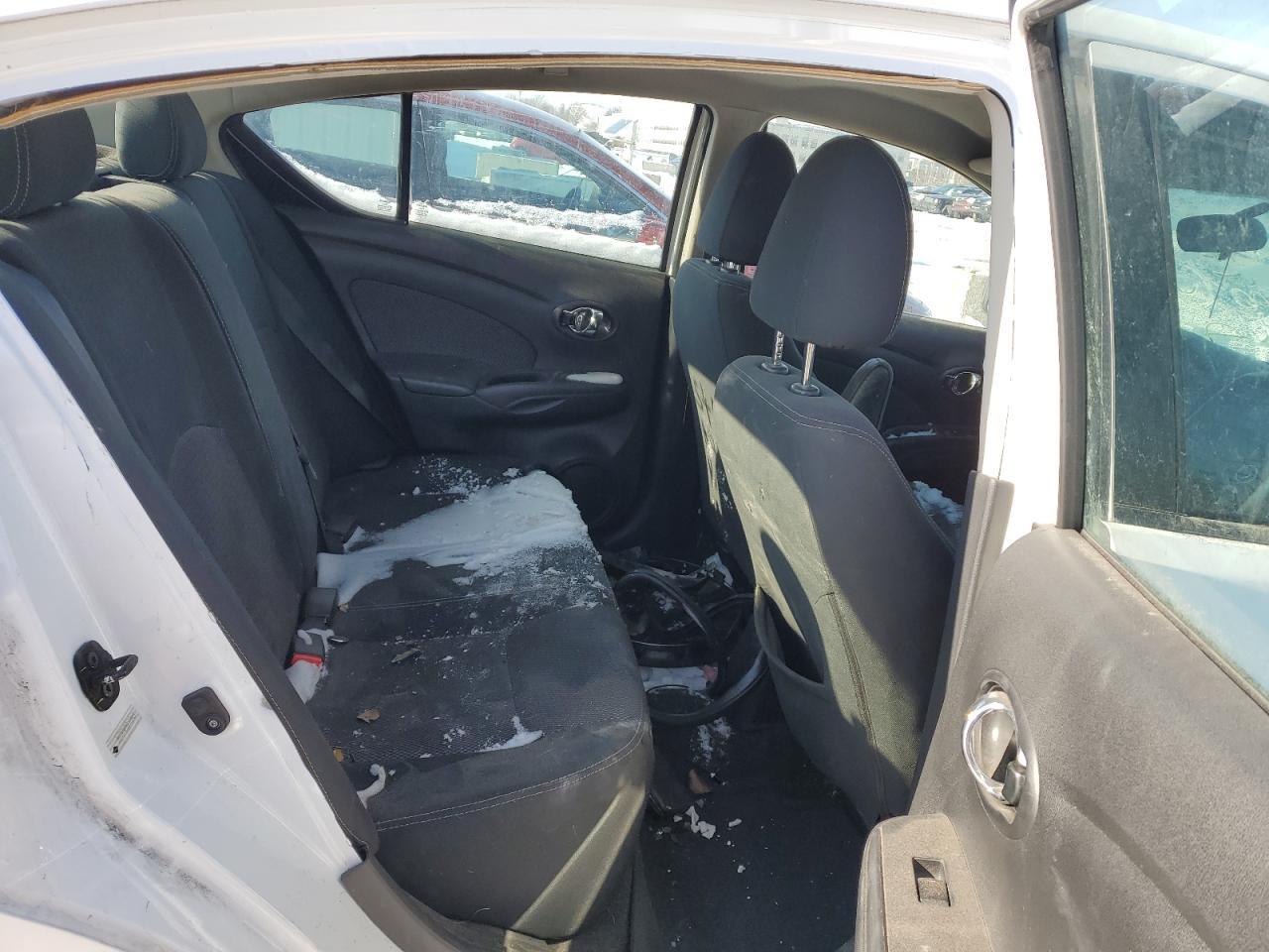 2016 NISSAN VERSA
