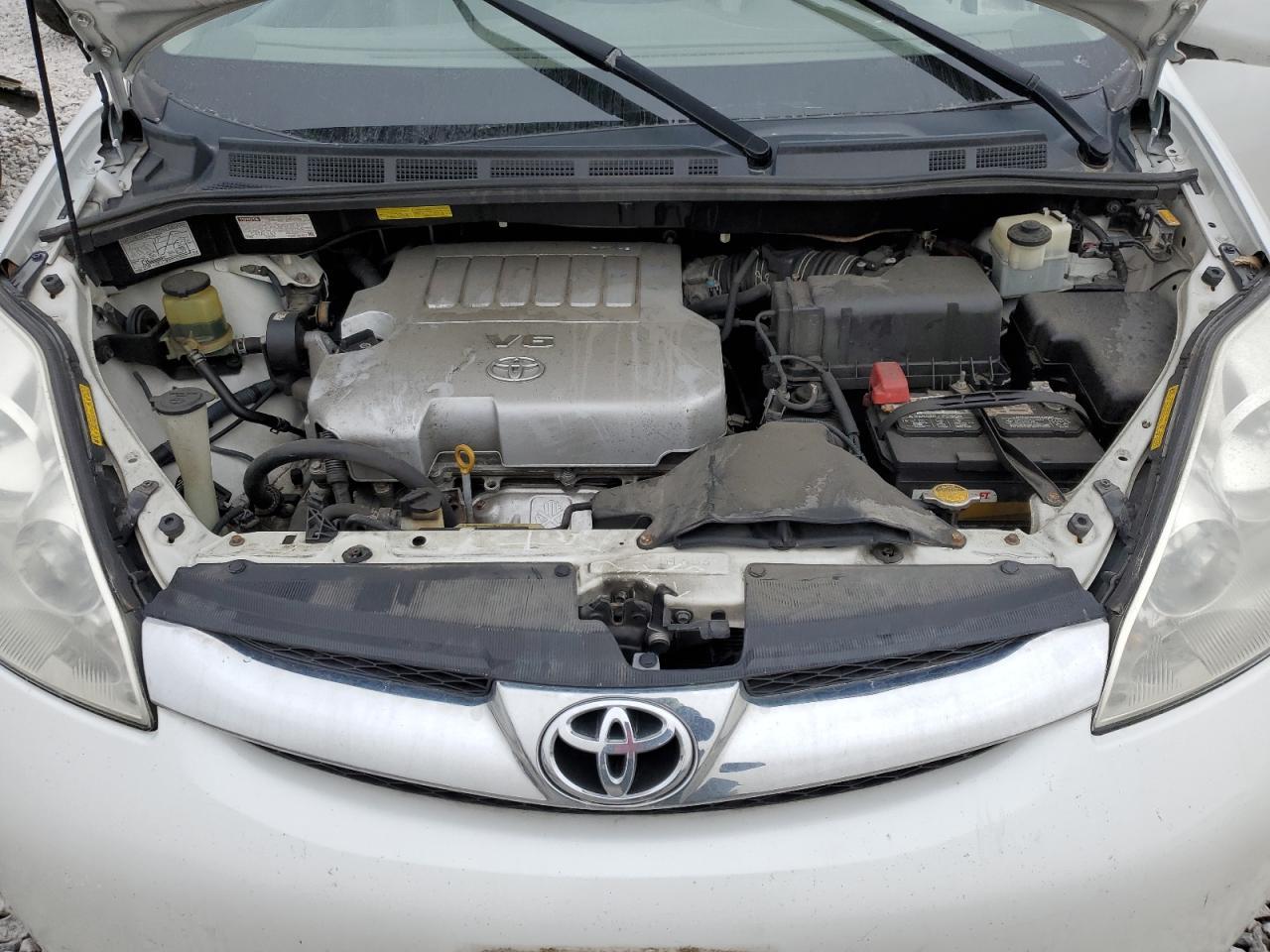 2008 TOYOTA SIENNA