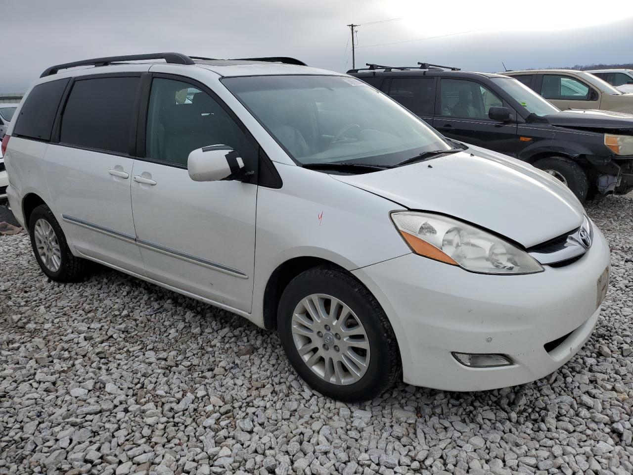2008 TOYOTA SIENNA