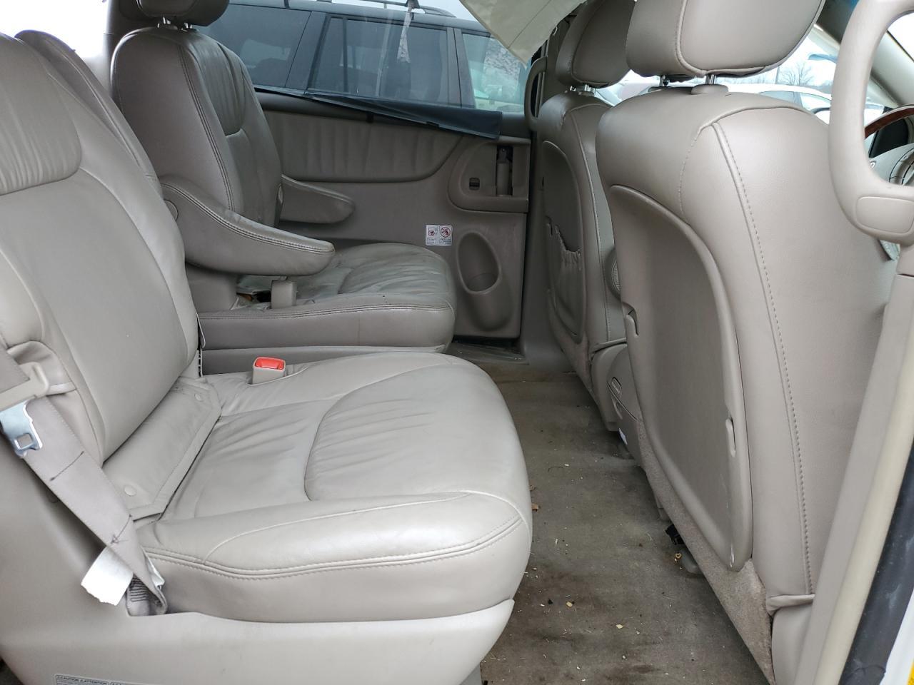 2008 TOYOTA SIENNA