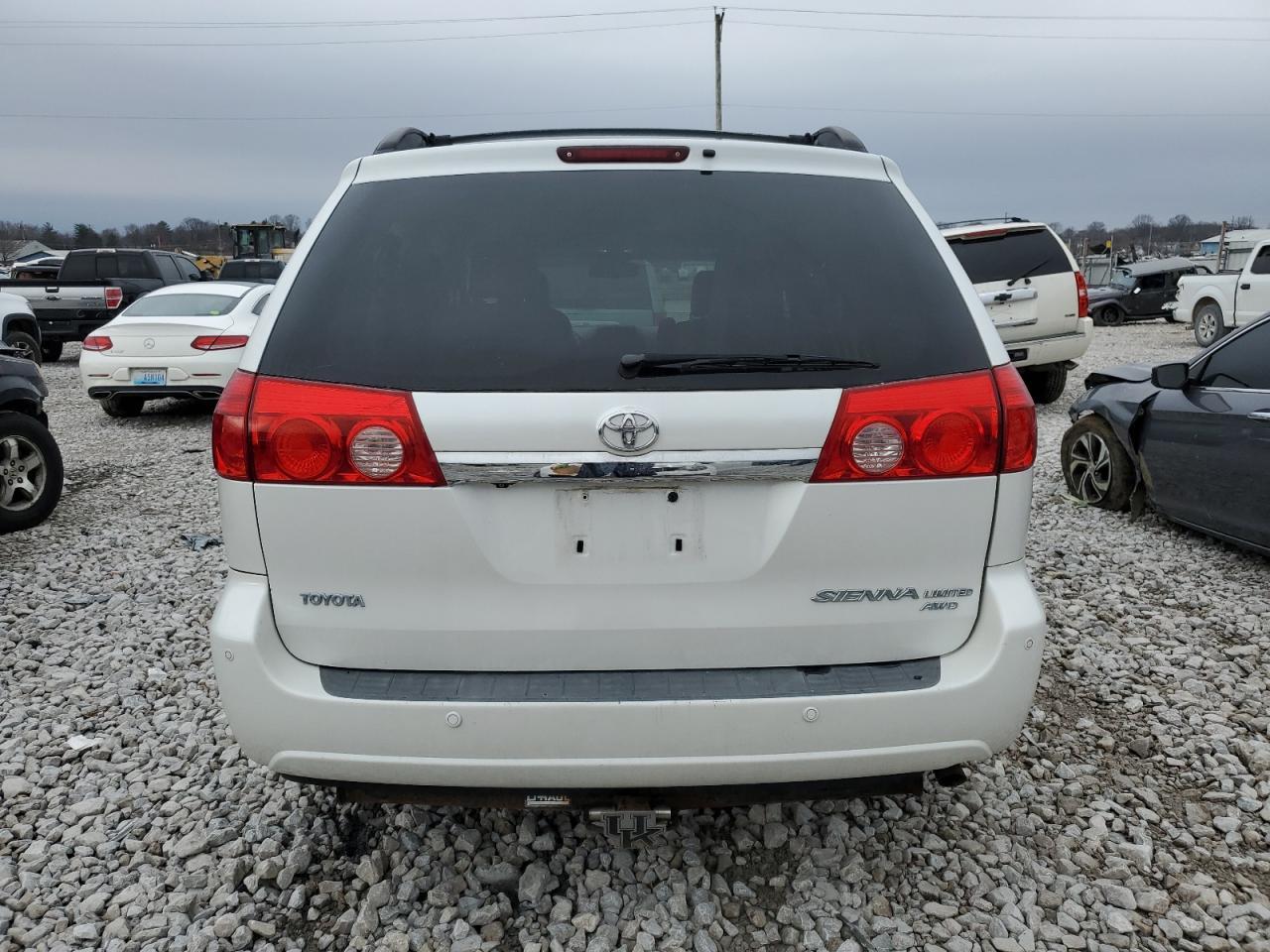 2008 TOYOTA SIENNA
