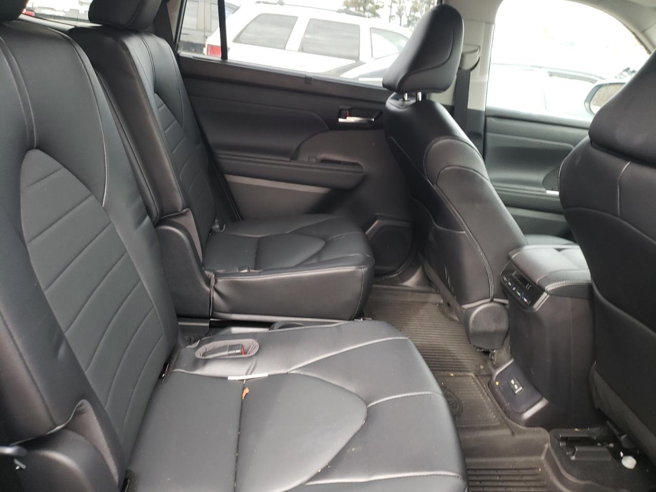 2022 TOYOTA HIGHLANDER