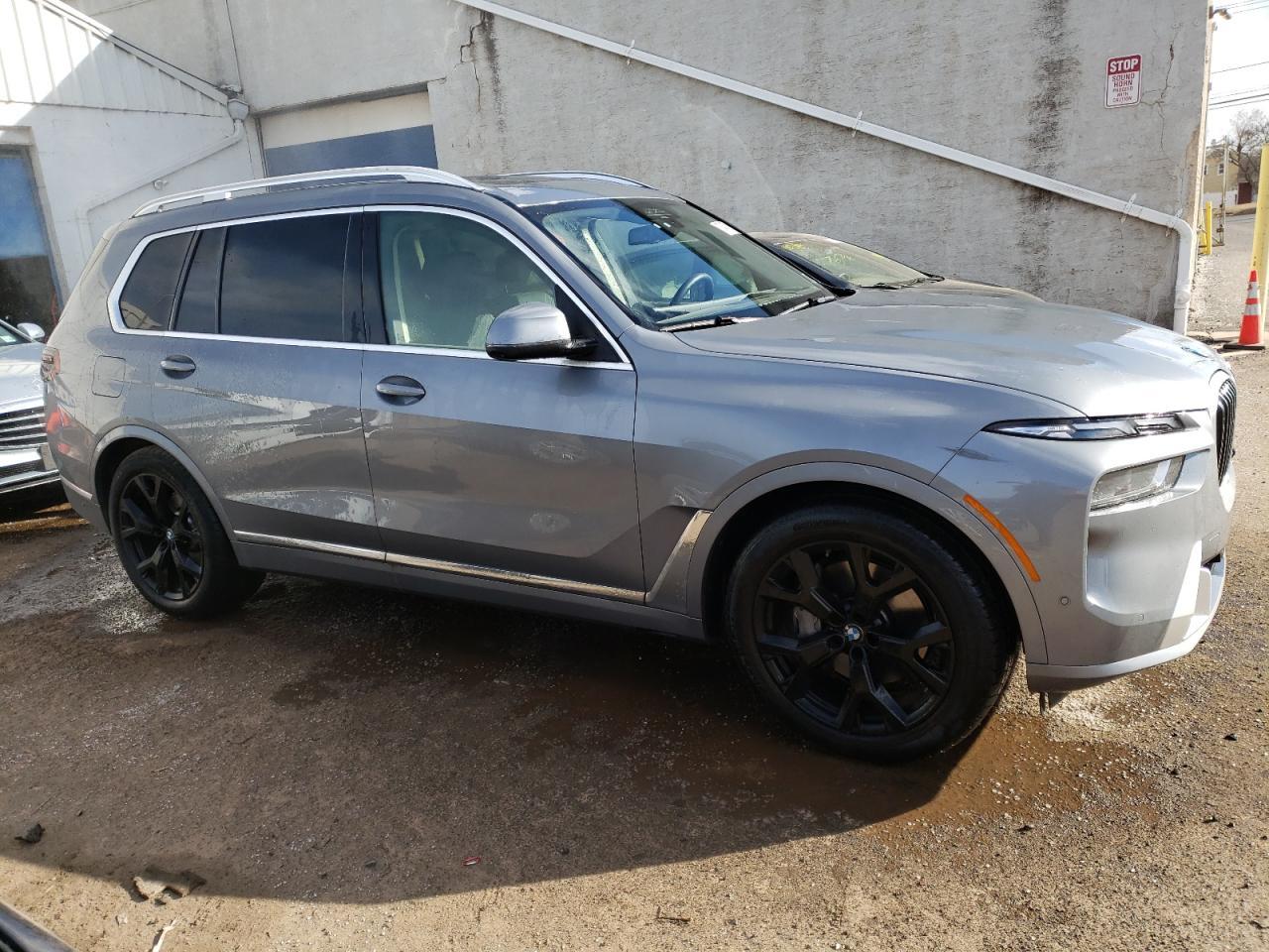 2023 BMW X7