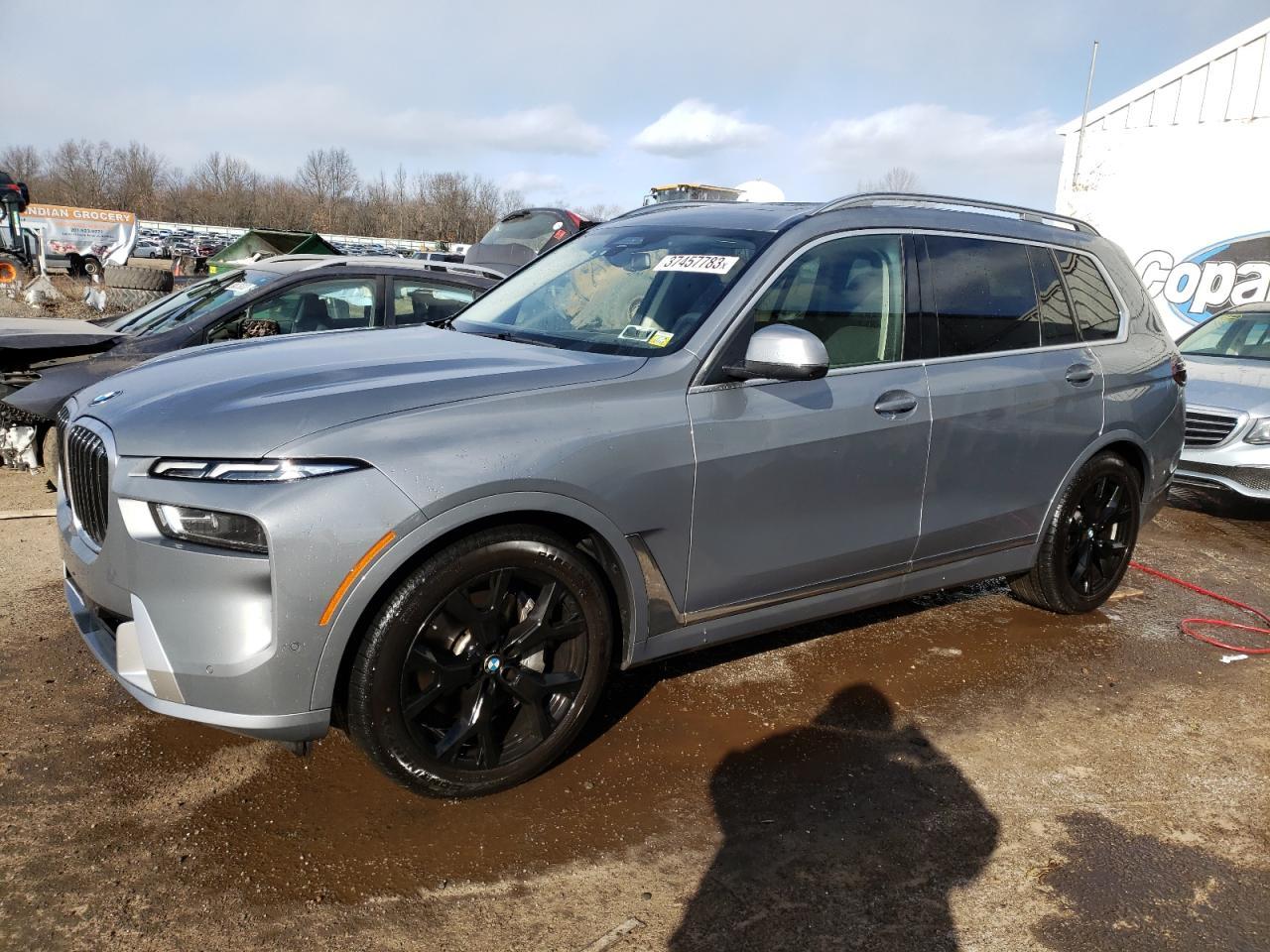 2023 BMW X7