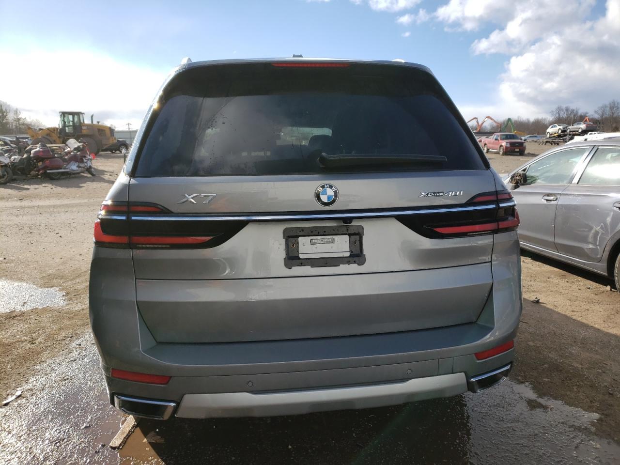 2023 BMW X7