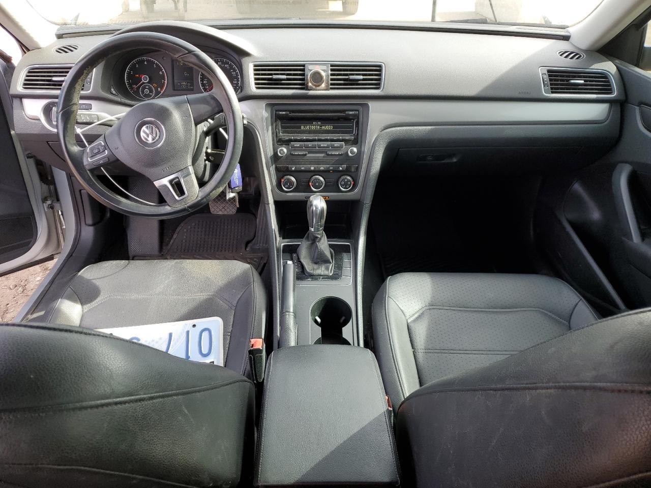 2014 VOLKSWAGEN Passat