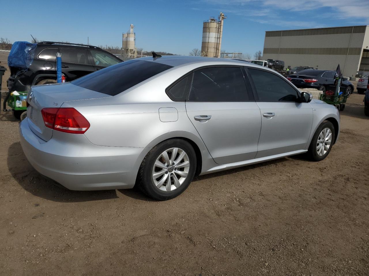 2014 VOLKSWAGEN Passat