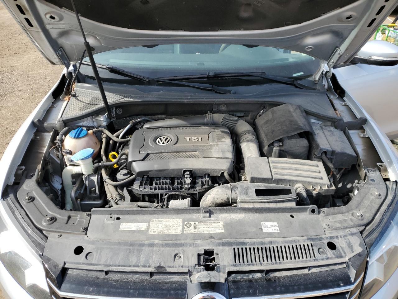 2014 VOLKSWAGEN Passat