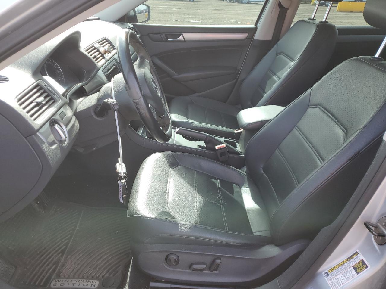 2014 VOLKSWAGEN Passat