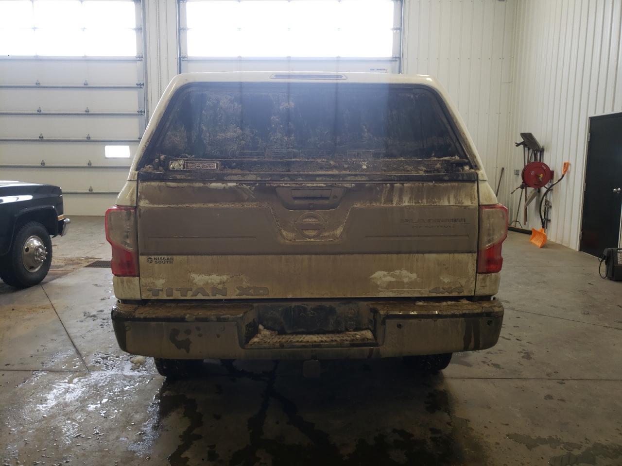2016 NISSAN Titan