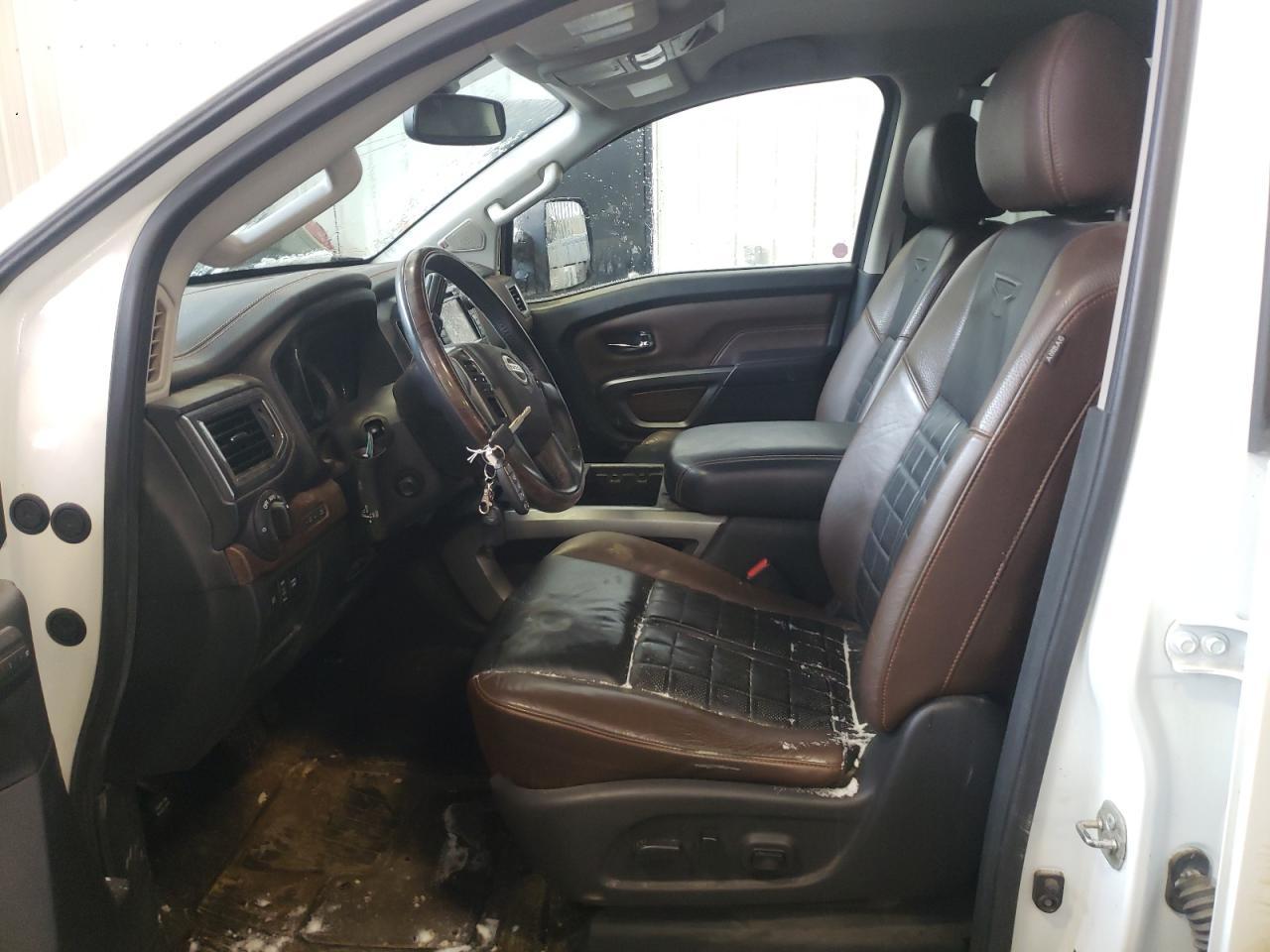 2016 NISSAN Titan