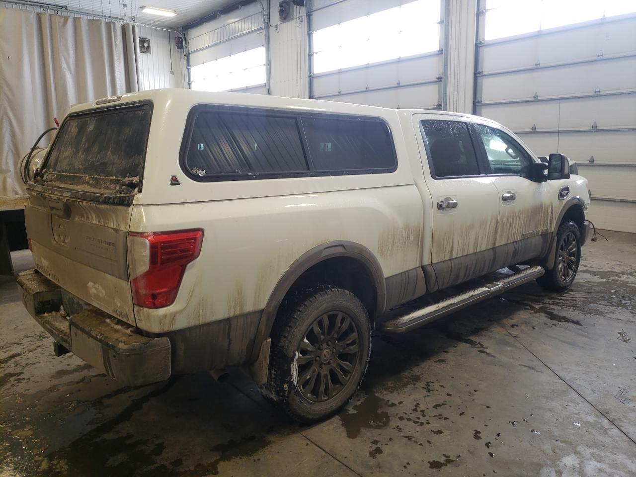 2016 NISSAN Titan