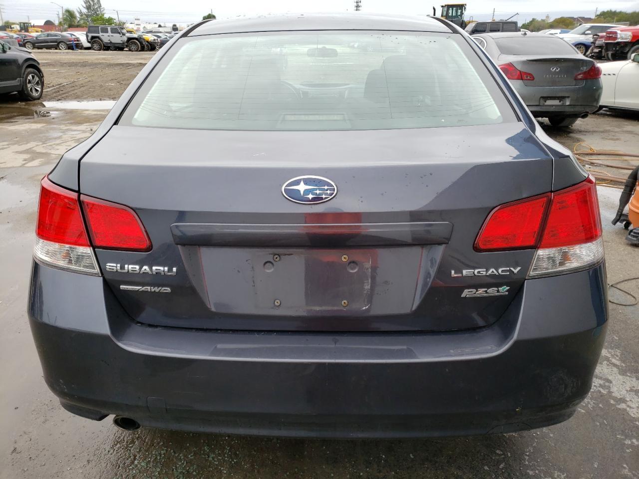2010 SUBARU Legacy