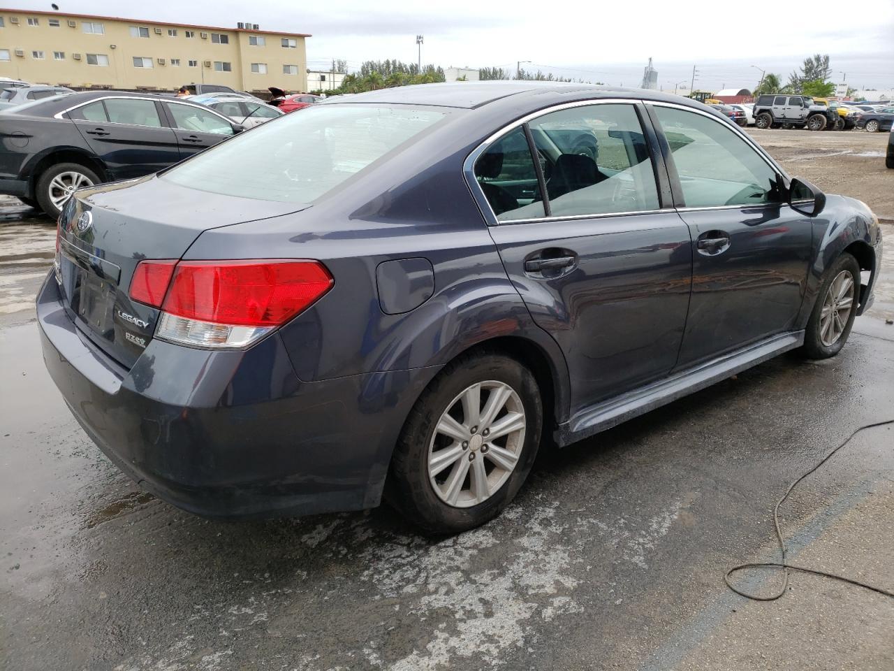 2010 SUBARU Legacy