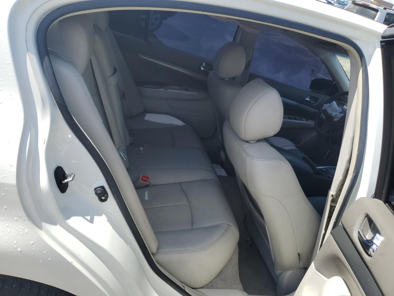 2010 INFINITI G37