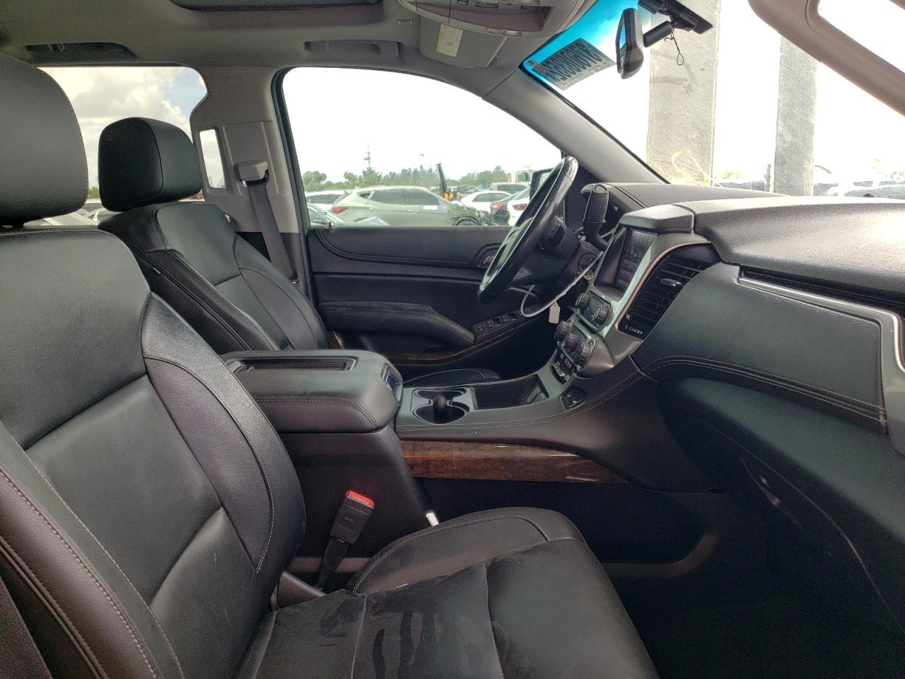 2017 CHEVROLET Suburban