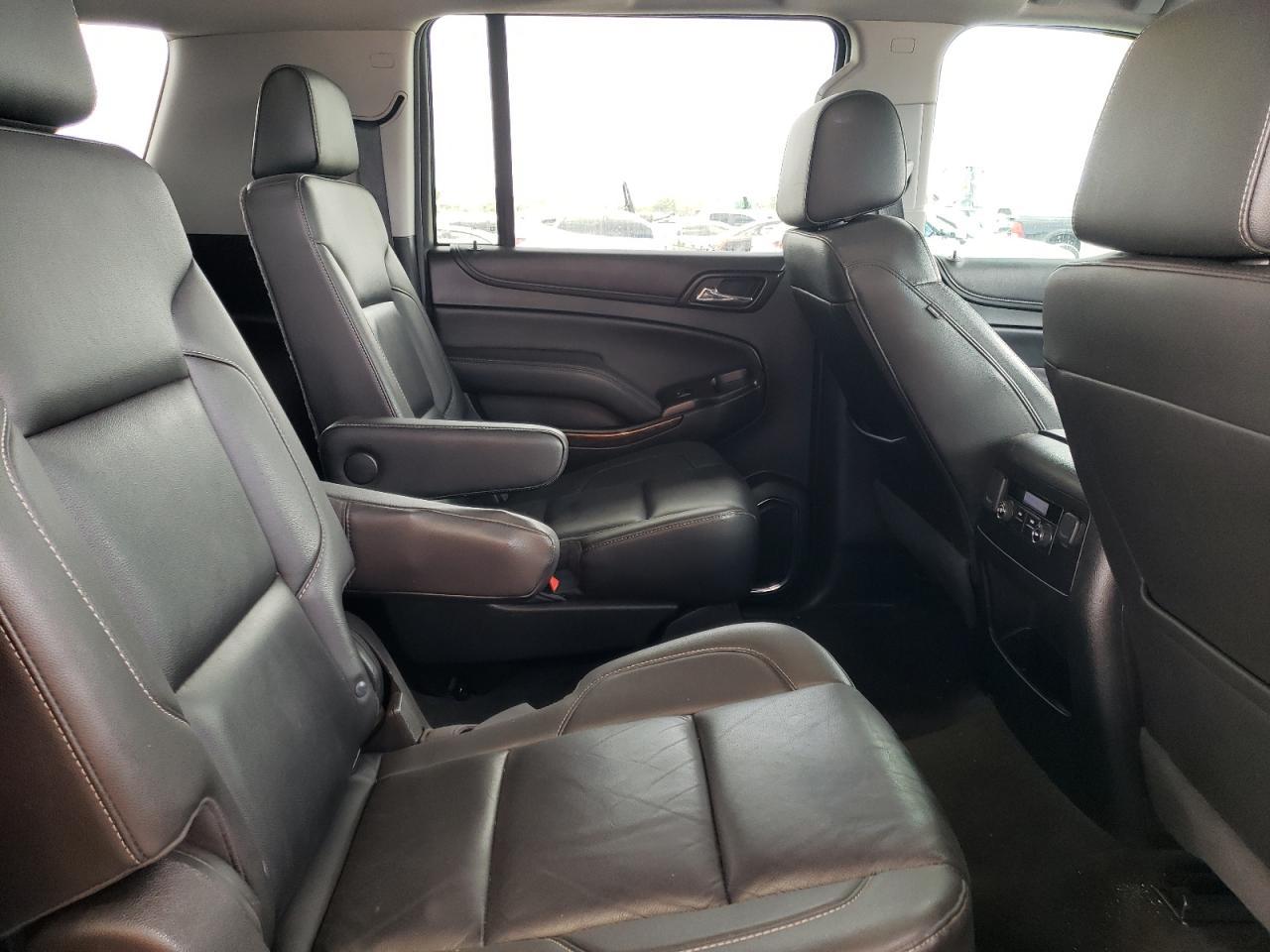 2017 CHEVROLET Suburban