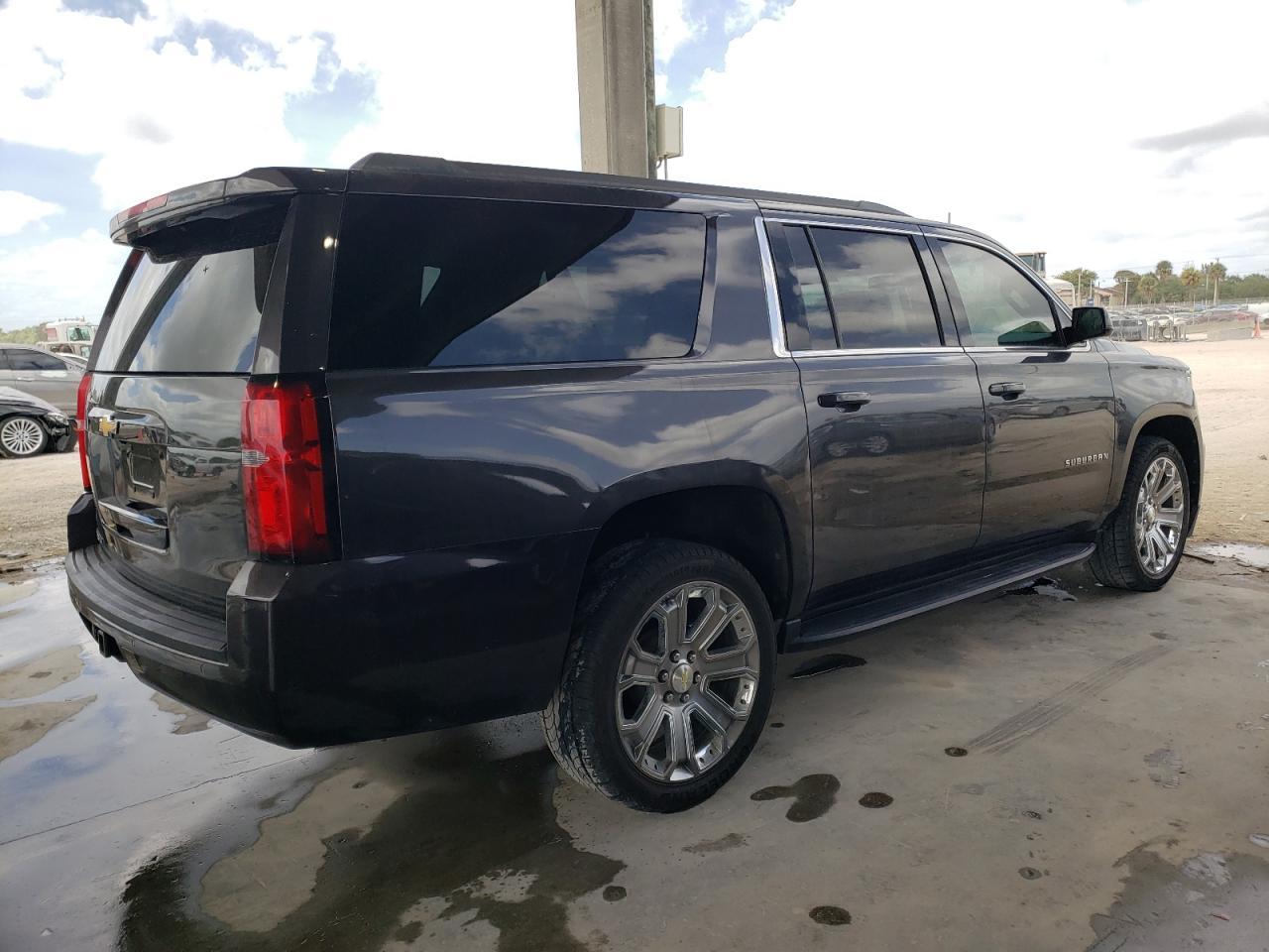 2017 CHEVROLET Suburban