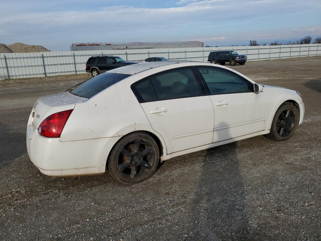 2004 NISSAN Maxima