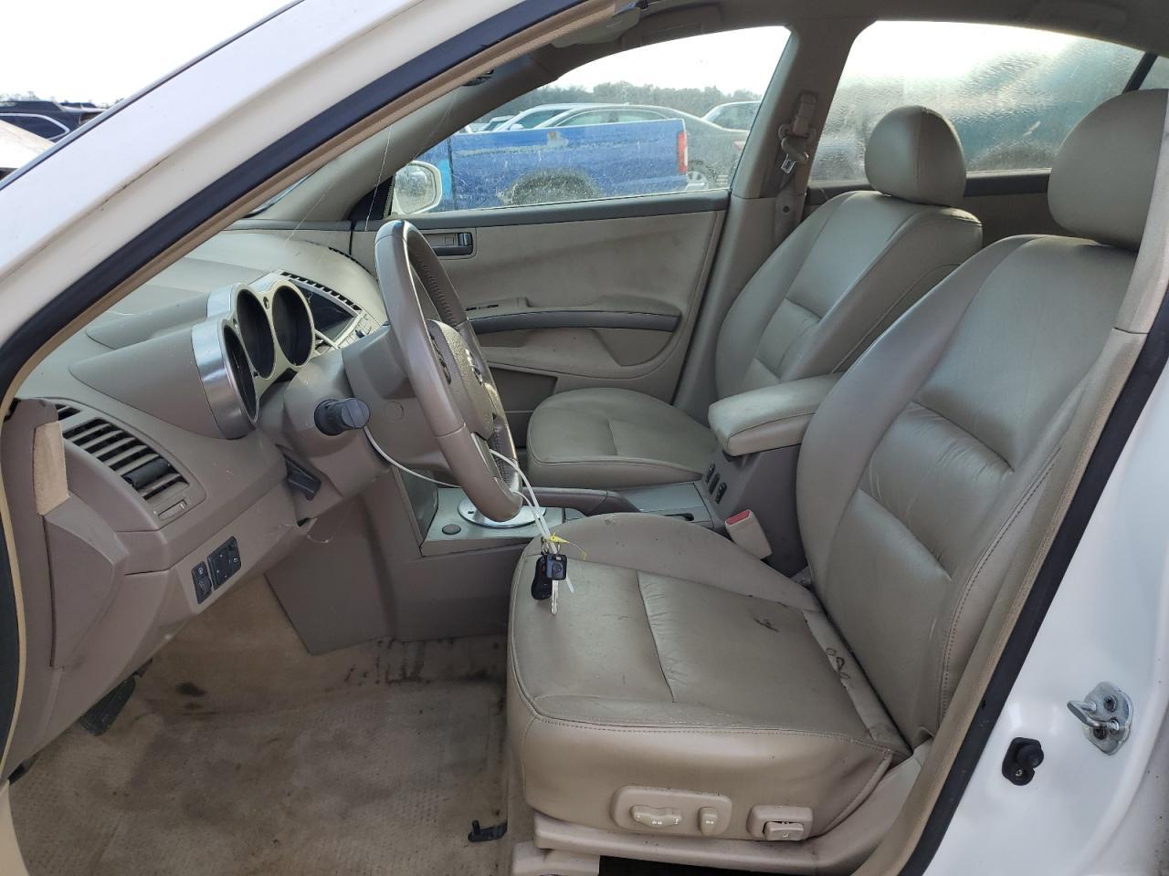 2004 NISSAN Maxima