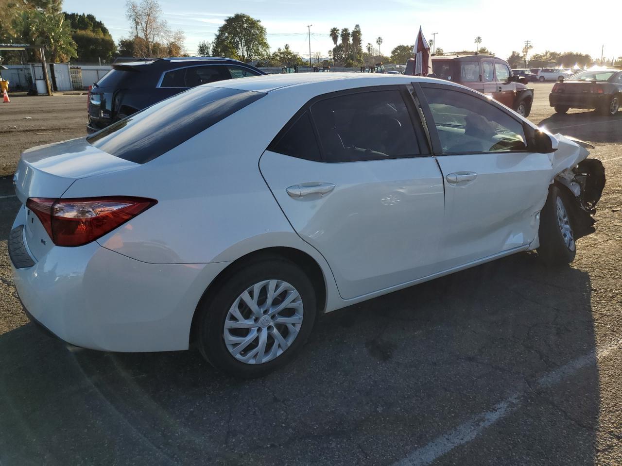 2018 TOYOTA COROLLA