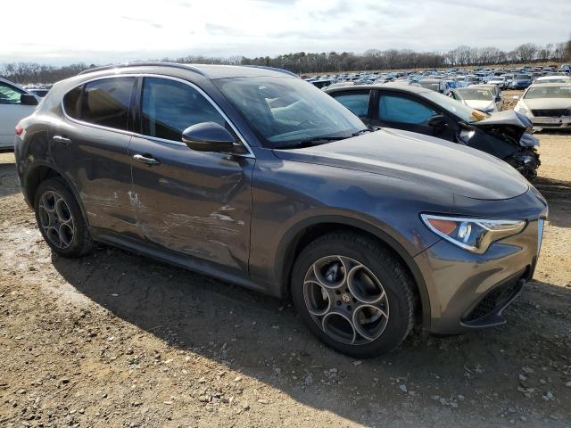 Alfa Romeo Stelvio 2018 STELVIO Q4