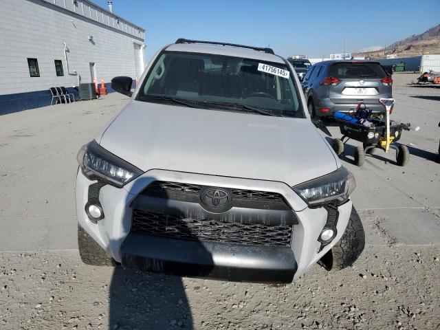 Toyota 4-Runner 2017 Base Grade