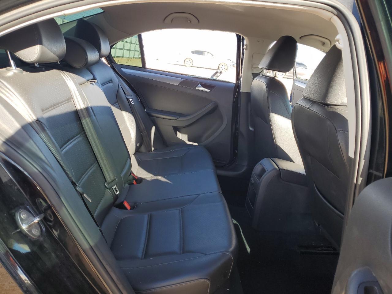 2018 VOLKSWAGEN JETTA