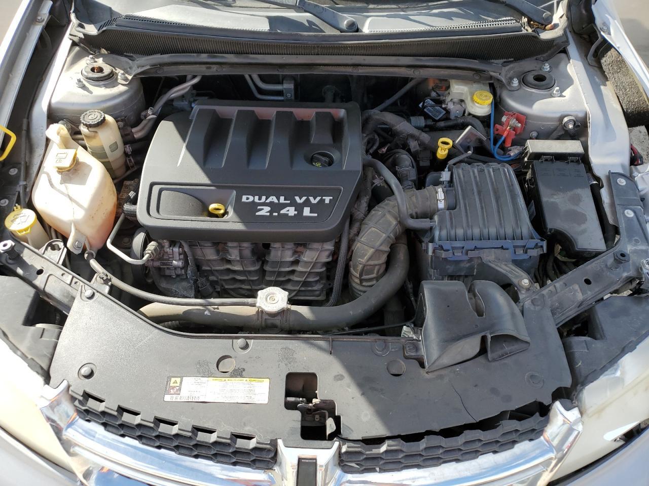2013 DODGE Avenger