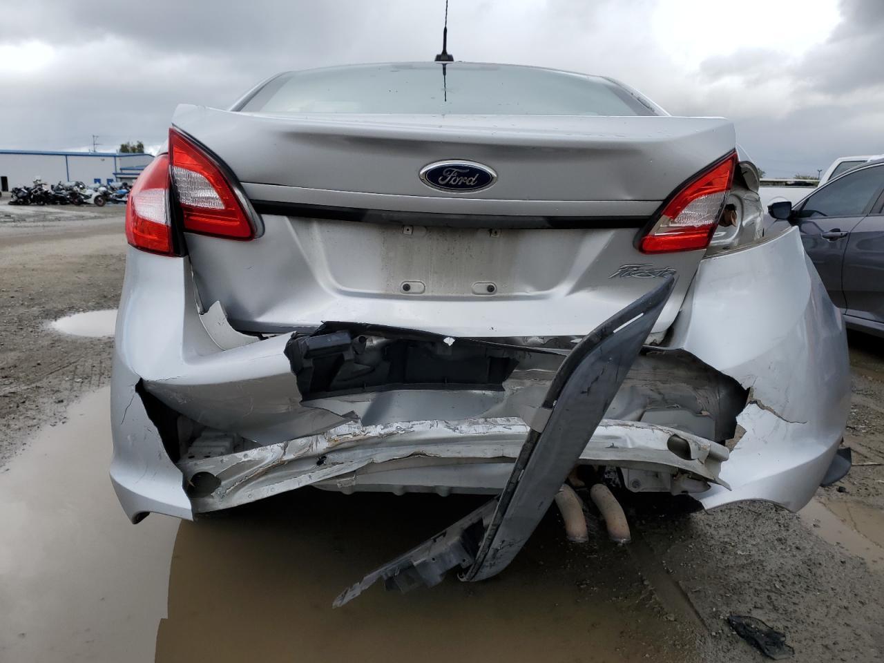 2011 FORD Fiesta