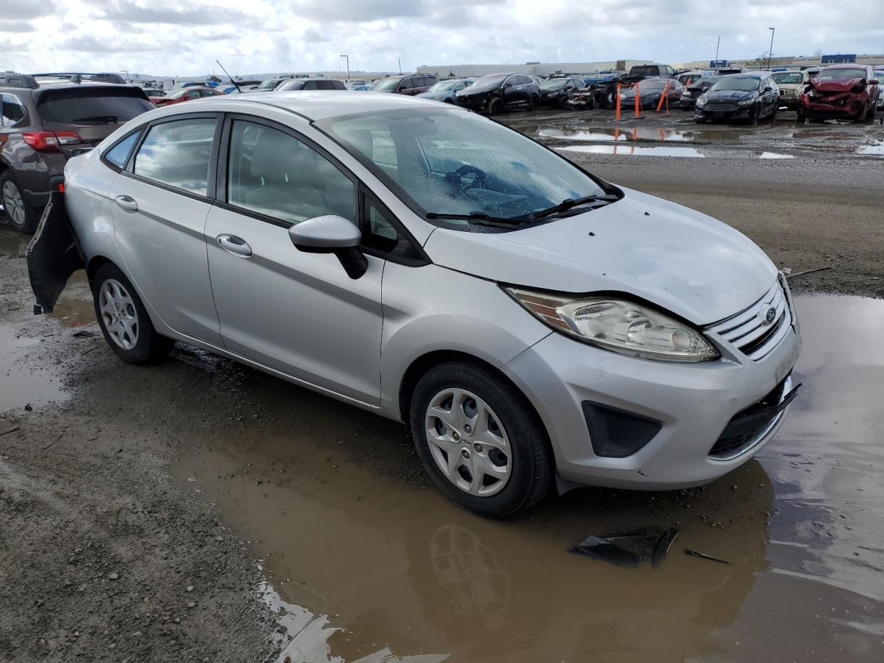 2011 FORD Fiesta