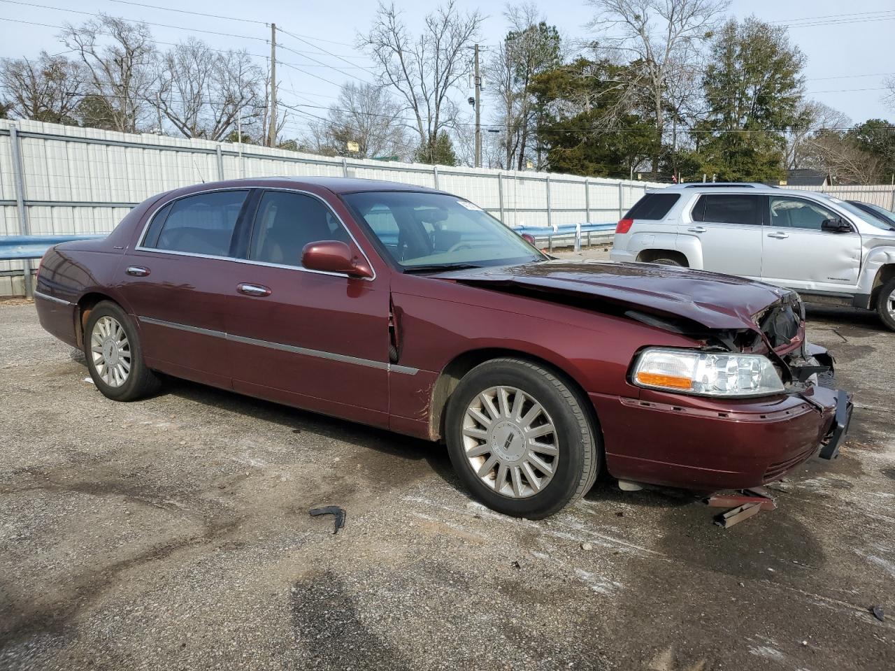 2003 LINCOLN Town Car