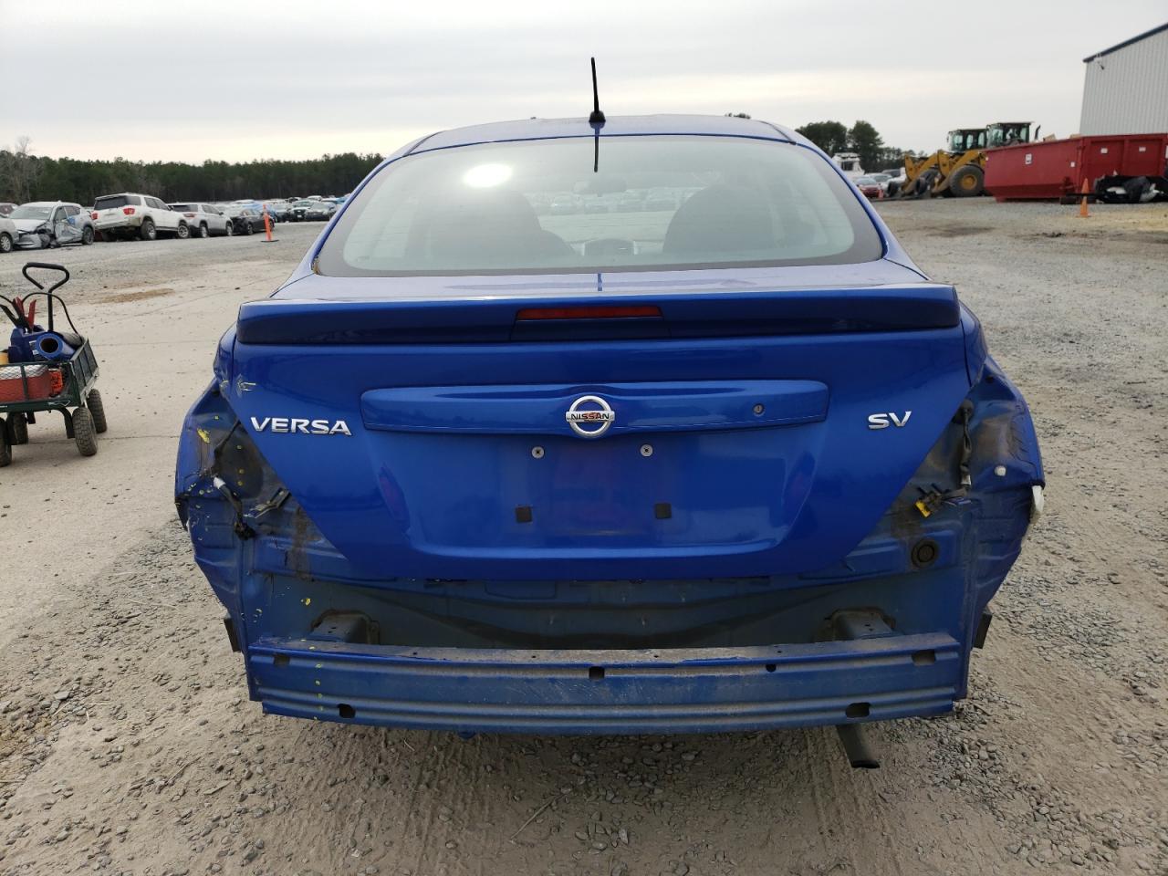 2017 NISSAN VERSA