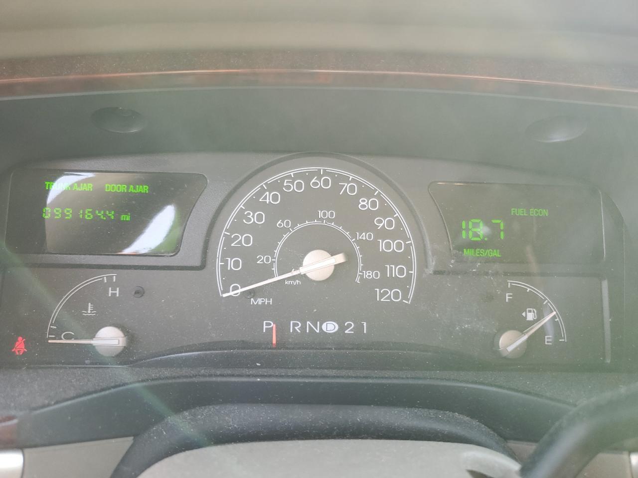 2003 LINCOLN Town Car