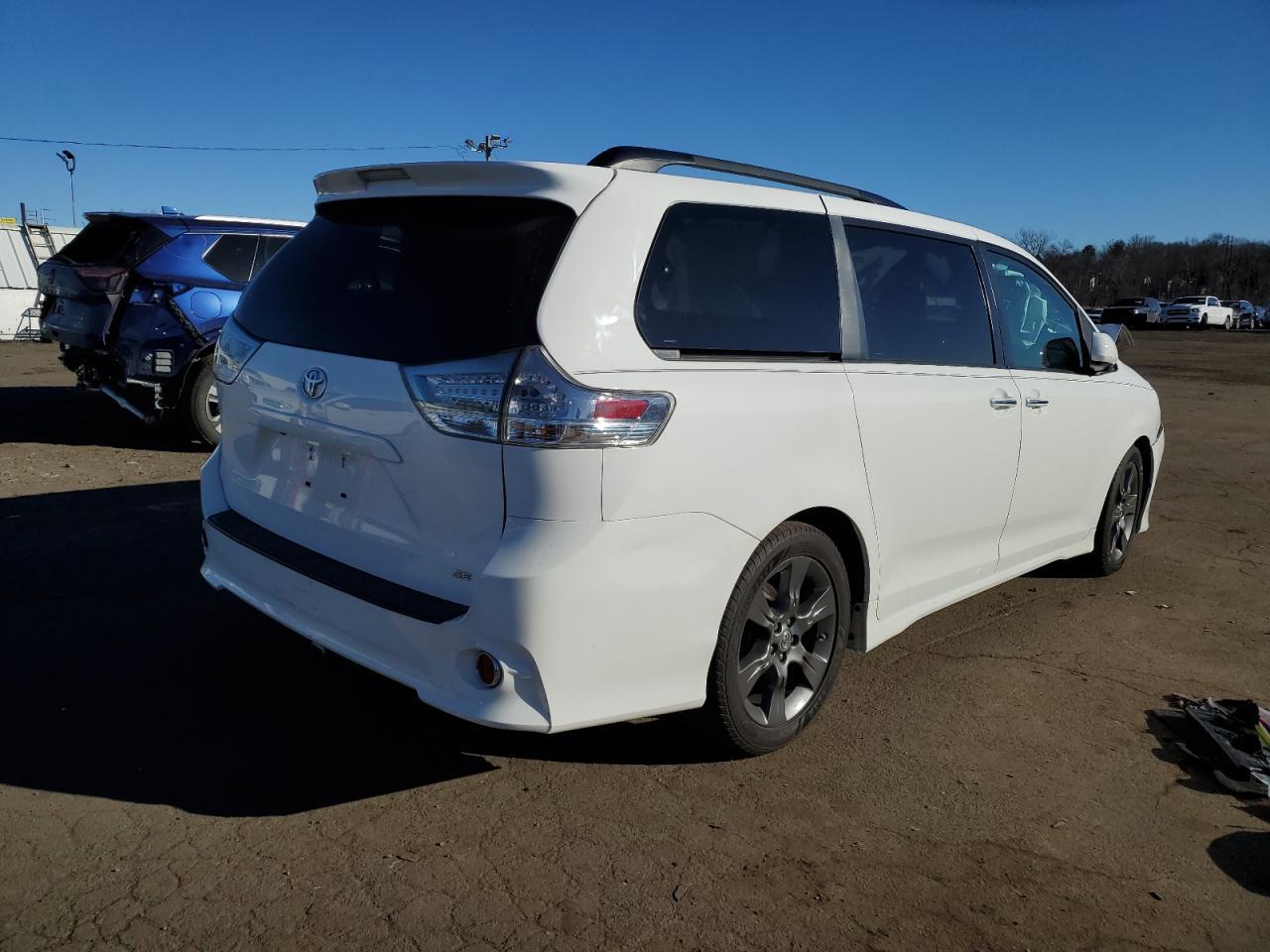 2015 TOYOTA SIENNA