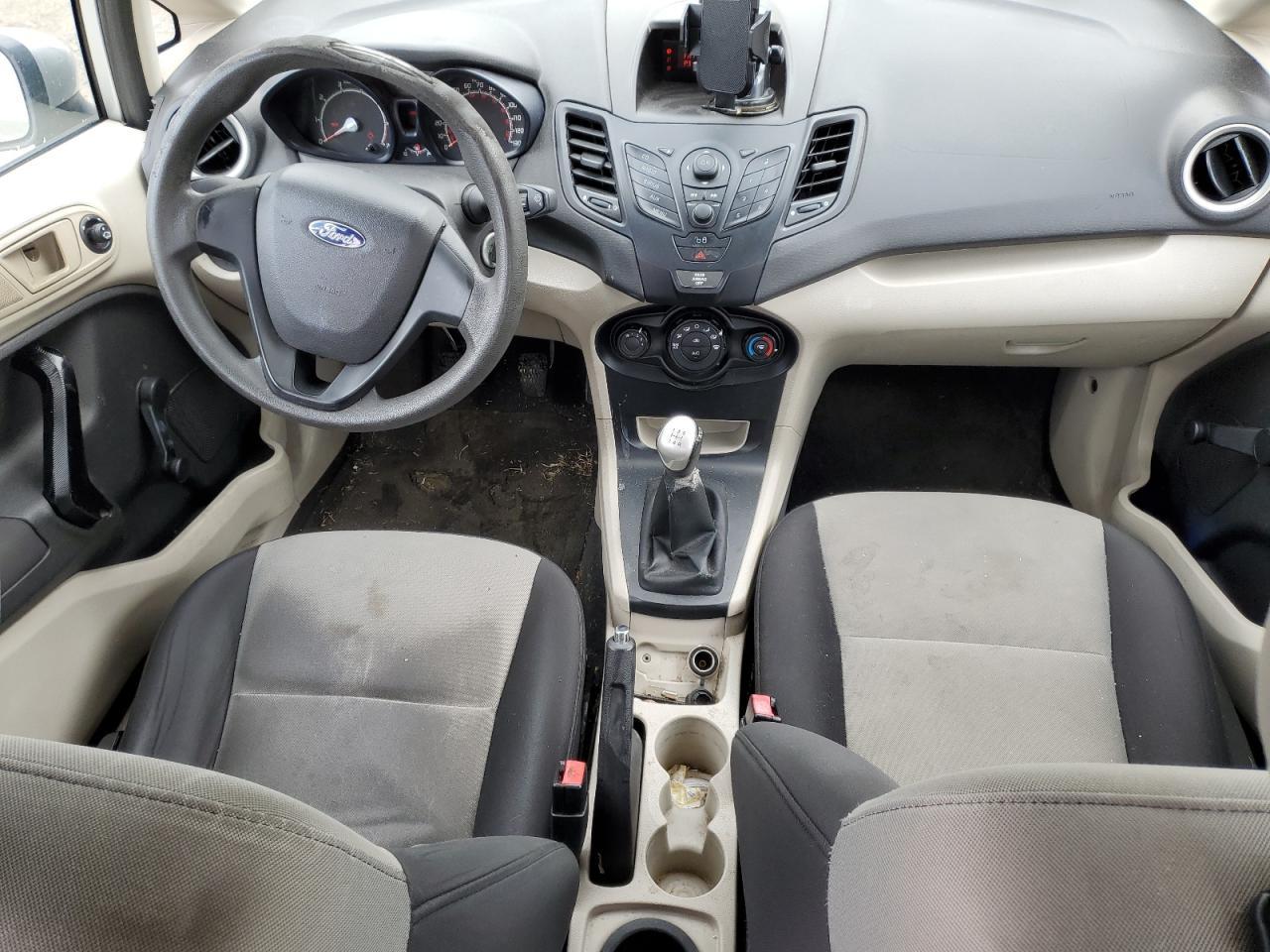 2011 FORD Fiesta