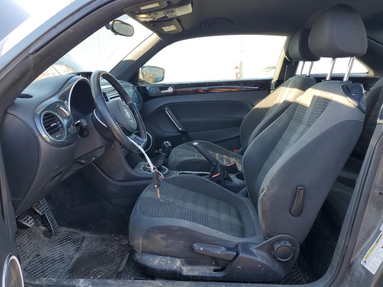 2012 VOLKSWAGEN Beetle